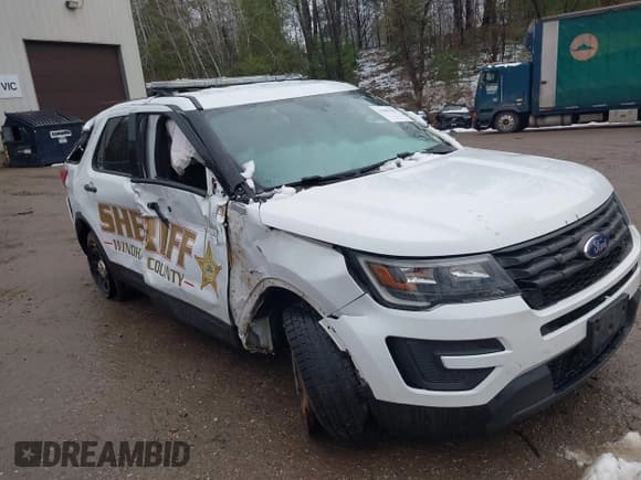 ✅ 2019 Ford Police Interceptor Utility • VIN: 1FM5K8AR3KGA30854 • Lot: 41907581. Wystawiony na IAAI z przebiegiem 126 290 mil. Bezpłatny archiwum sprzedaży aukcyjnych z USA i szczegółowy raport historii pojazdu na DreamBid. Zdjęcie 6.