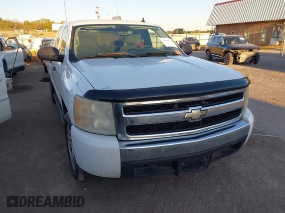 ✅ 2008 Chevrolet Silverado 1500 1LT • VIN: 3GCEC13J58G260845 • Lot: 43490818. Wystawiony na IAAI z przebiegiem 250 792 mil. Bezpłatny archiwum sprzedaży aukcyjnych z USA i szczegółowy raport historii pojazdu na DreamBid. Zdjęcie 1.