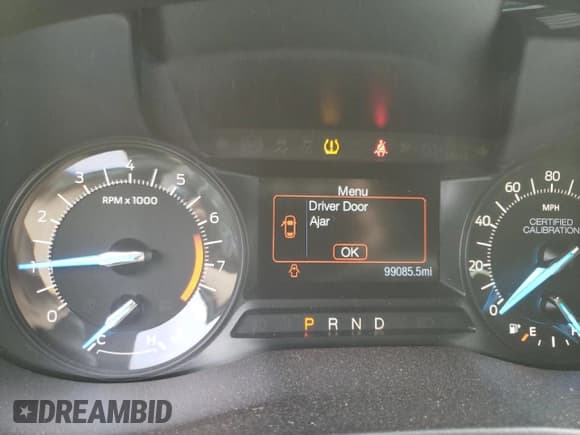 ✅ 2017 Ford Police Interceptor Utility • VIN: 1FM5K8AT4HGC26774 • Лот: 55945125. Опубликован ранее на Copart с пробегом 99 085 миль. Бесплатный доступ к архиву аукционных продаж из США и подробный отчёт об истории автомобиля на DreamBid. Изображение 9.