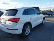 ✅ 2017 Audi Q5 Premium • VIN: WA1C2AFP7HA063663 • Lot: 43631350. Wystawiony na IAAI z przebiegiem 160 863 mil. Bezpłatny archiwum sprzedaży aukcyjnych z USA i szczegółowy raport historii pojazdu na DreamBid. Zdjęcie 4.