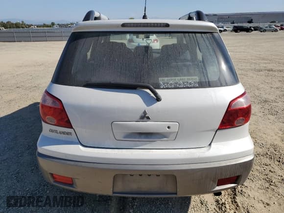 ✅ 2005 Mitsubishi Outlander LS • VIN: JA4LX31F95U046577 • Лот: 66234005. Опубликован ранее на Copart с пробегом 101 612 миль. Бесплатный доступ к архиву аукционных продаж из США и подробный отчёт об истории автомобиля на DreamBid. Изображение 6.