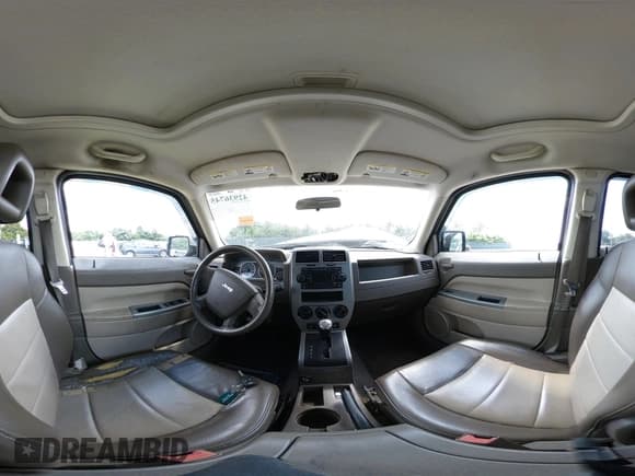 ✅ 2007 Jeep Patriot Limited • VIN: 1J8FF48W77D323742 • Lot: 42936745. Wystawiony na IAAI z przebiegiem Nie podano. Bezpłatny archiwum sprzedaży aukcyjnych z USA i szczegółowy raport historii pojazdu na DreamBid. Zdjęcie 18.