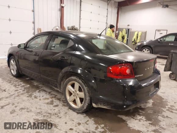 ✅ 2013 Dodge Avenger SE • VIN: 1C3CDZAB5DN712488 • Лот: 41423729. Опубликован ранее на IAAI с пробегом 122 227 миль. Бесплатный доступ к архиву аукционных продаж из США и подробный отчёт об истории автомобиля на DreamBid. Изображение 3.