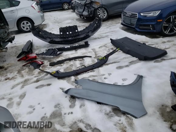 ✅ 2018 Chevrolet Traverse LT Cloth • VIN: 1GNEVGKW0JJ169732 • Lot: 39146254. Wystawiony na Copart z przebiegiem 68 733 mil. Bezpłatny archiwum sprzedaży aukcyjnych z USA i szczegółowy raport historii pojazdu na DreamBid. Zdjęcie 13.