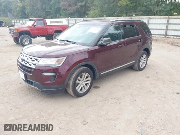 ✅ 2018 Ford Explorer XLT • VIN: 1FM5K8D89JGC53160 • Lot: 43293769. Wystawiony na IAAI z przebiegiem 97 796 mil. Bezpłatny archiwum sprzedaży aukcyjnych z USA i szczegółowy raport historii pojazdu na DreamBid. Zdjęcie 17.