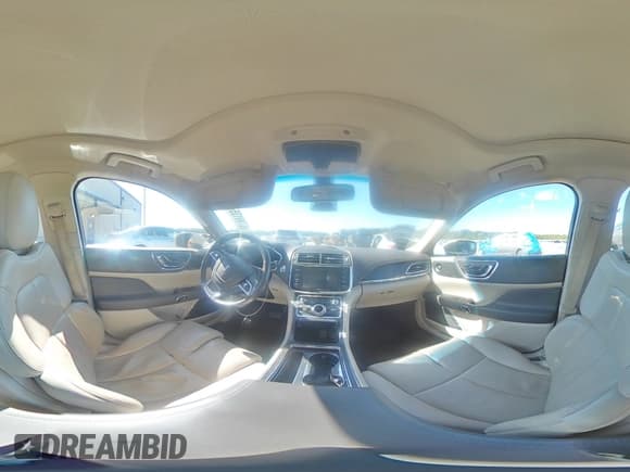 ✅ 2018 Lincoln Continental Reserve • VIN: 1LN6L9NP4J5601133 • Lot: 86799135. Wystawiony na Copart z przebiegiem 93 464 mil. Bezpłatny archiwum sprzedaży aukcyjnych z USA i szczegółowy raport historii pojazdu na DreamBid. Zdjęcie 14.