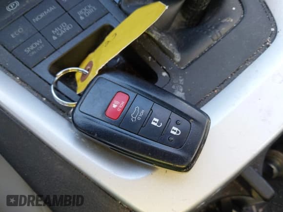 ✅ 2022 Toyota RAV4 XLE • VIN: 2T3P1RFV3NC289317 • Lot: 43448783. Wystawiony na IAAI z przebiegiem 37 205 mil. Bezpłatny archiwum sprzedaży aukcyjnych z USA i szczegółowy raport historii pojazdu na DreamBid. Zdjęcie 11.