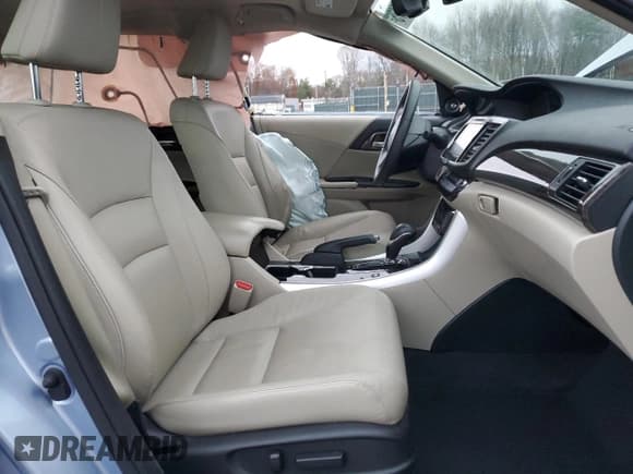 ✅ 2017 Honda Accord Touring • VIN: JHMCR6F73HC004272 • Lot: 91853875. Wystawiony na Copart z przebiegiem Nie podano. Bezpłatny archiwum sprzedaży aukcyjnych z USA i szczegółowy raport historii pojazdu na DreamBid. Zdjęcie 7.