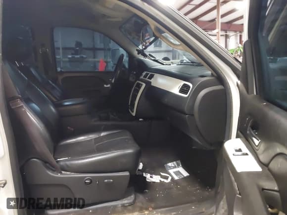 ✅ 2014 Chevrolet Silverado 2500HD LTZ • VIN: 1GC1KYC87EF187580 • Лот: 41524629. Опубликован ранее на IAAI с пробегом Не указан. Бесплатный доступ к архиву аукционных продаж из США и подробный отчёт об истории автомобиля на DreamBid. Изображение 5.