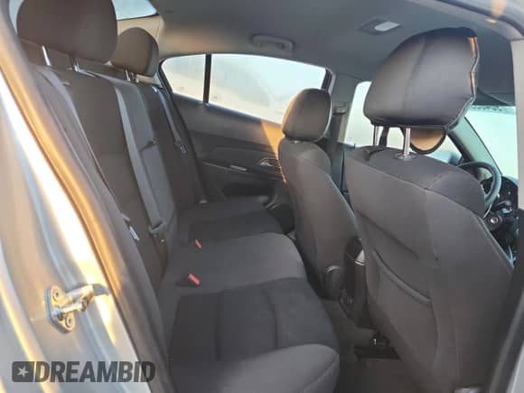 2015 Chevrolet Cruze LT z VIN 1G1PC5SBXF7155035, wystawiony jako Copart lot #90405955 z przebiegiem 113 127 mil mil oraz Czysty tytuł • Clean title. Historia ofert i sprzedaży dostępna na DreamBid. Obrazek 10.