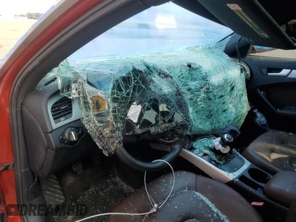 ✅ 2013 Audi A4 Premium • VIN: WAUDFAFLXDA141470 • Лот: 60891295. Опубликован ранее на Copart с пробегом Не указан. Бесплатный доступ к архиву аукционных продаж из США и подробный отчёт об истории автомобиля на DreamBid. Изображение 9.