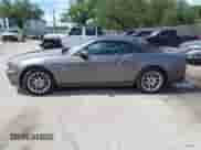 2014 Ford Mustang V6 с VIN 1ZVBP8EM8E5214546, выставлен на аукционе IAAI как лот 42773010 с пробегом 132 666 миль миль и . История ставок и продаж доступна на DreamBid. Изображение 14.