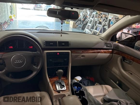 ✅ 2004 Audi A4 3.0L • VIN: WAULT68E84A134954 • Лот: 73234824. Опубликован ранее на Copart с пробегом 107 934 миль. Бесплатный доступ к архиву аукционных продаж из США и подробный отчёт об истории автомобиля на DreamBid. Изображение 9.