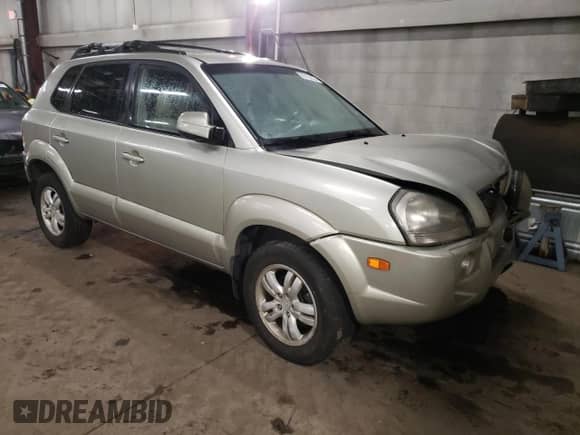 2007 Hyundai Tucson SE z VIN KM8JN72D07U592187, wystawiony jako Copart lot #85103324 z przebiegiem 153 892 mil mil oraz Szkoda całkowita • Salvage title. Historia ofert i sprzedaży dostępna na DreamBid. Obrazek 4.