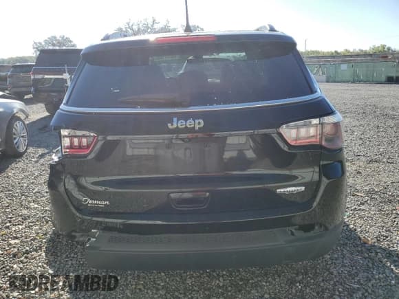 ✅ 2019 Jeep Compass Latitude • VIN: 3C4NJCBBXKT677551 • Lot: 48625185. Wystawiony na Copart z przebiegiem 137 951 mil. Bezpłatny archiwum sprzedaży aukcyjnych z USA i szczegółowy raport historii pojazdu na DreamBid. Zdjęcie 6.