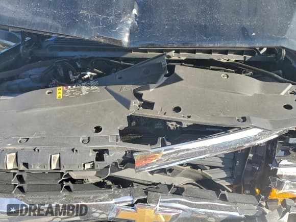 ✅ 2018 Chevrolet Silverado 1500 LT • VIN: 3GCPCREC9JG645806 • Lot: 94570555. Wystawiony na Copart z przebiegiem 214 690 mil. Bezpłatny archiwum sprzedaży aukcyjnych z USA i szczegółowy raport historii pojazdu na DreamBid. Zdjęcie 11.