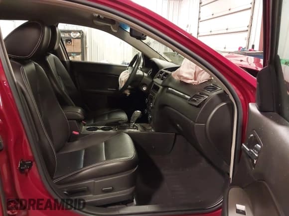 ✅ 2010 Ford Fusion SEL • VIN: 3FAHP0JA6AR226721 • Lot: 43552772. Wystawiony na IAAI z przebiegiem 50 995 mil. Bezpłatny archiwum sprzedaży aukcyjnych z USA i szczegółowy raport historii pojazdu na DreamBid. Zdjęcie 5.