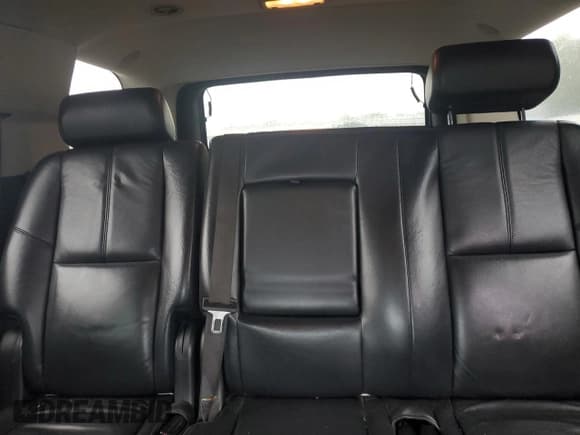 ✅ 2007 Chevrolet Tahoe LS • VIN: 1GNFC13JX7J389317 • Lot: 71971505. Wystawiony na Copart z przebiegiem 263 614 mil. Bezpłatny archiwum sprzedaży aukcyjnych z USA i szczegółowy raport historii pojazdu na DreamBid. Zdjęcie 10.