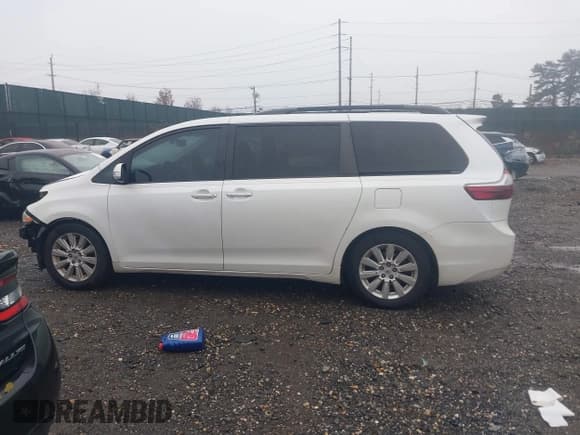 ✅ 2016 Toyota Sienna XLE • VIN: 5TDYK3DC6GS698608 • Lot: 43779404. Listed on IAAI with 363,305 mi. Free auction sales archive from the USA and detailed vehicle history report at DreamBid. Image 14.