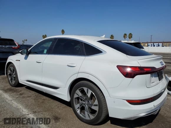 ✅ 2021 Audi e-tron Sportback Premium Plus • VIN: WA12AAGE8MB000894 • Lot: 82350485. Listed on Copart with 44,480 mi. Free auction sales archive from the USA and detailed vehicle history report at DreamBid. Image 2.