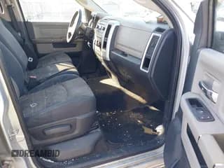 ✅ 2009 Dodge 1500 SLT • VIN: 1D3HV18P69S803674 • Lot: 41669981. Wystawiony na IAAI z przebiegiem 229 764 mil. Bezpłatny archiwum sprzedaży aukcyjnych z USA i szczegółowy raport historii pojazdu na DreamBid. Zdjęcie 5.