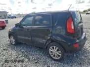 ✅ 2013 Kia Soul + • VIN: KNDJT2A61D7749266 • Лот: 81487005. Опубликован ранее на Copart с пробегом 107 449 миль. Бесплатный доступ к архиву аукционных продаж из США и подробный отчёт об истории автомобиля на DreamBid. Изображение 2.