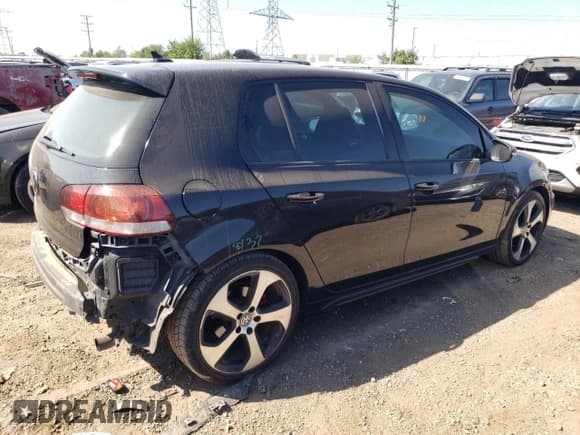 ✅ 2014 Volkswagen Golf GTI Wolfsburg Edition • VIN: WVWHD7AJ1EW003162 • Lot: 70757194. Wystawiony na Copart z przebiegiem 131 143 mil. Bezpłatny archiwum sprzedaży aukcyjnych z USA i szczegółowy raport historii pojazdu na DreamBid. Zdjęcie 3.