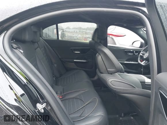 ✅ 2023 Mercedes-Benz C 300 • VIN: W1KAF4HB0PR087636 • Lot: 43035483. Wystawiony na IAAI z przebiegiem 14 288 mil. Bezpłatny archiwum sprzedaży aukcyjnych z USA i szczegółowy raport historii pojazdu na DreamBid. Zdjęcie 8.