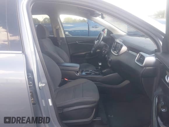 ✅ 2020 Kia Sorento LX • VIN: 5XYPG4A32LG624214 • Лот: 43311177. Опубликован ранее на IAAI с пробегом 100 377 миль. Бесплатный доступ к архиву аукционных продаж из США и подробный отчёт об истории автомобиля на DreamBid. Изображение 5.