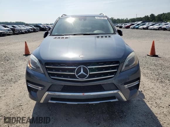✅ 2013 Mercedes-Benz M 550 • VIN: 4JGDA7DB8DA156494 • Lot: 61988185. Listed on Copart with 169,029 mi. Free auction sales archive from the USA and detailed vehicle history report at DreamBid. Image 5.