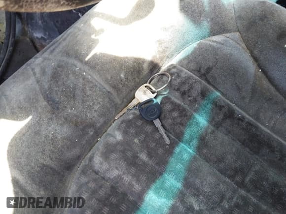 ✅ 2000 Chevrolet S-10 LS • VIN: 1GCCS19W9YK298908 • Лот: 42791003. Опубликован ранее на IAAI с пробегом Не указан. Бесплатный доступ к архиву аукционных продаж из США и подробный отчёт об истории автомобиля на DreamBid. Изображение 11.