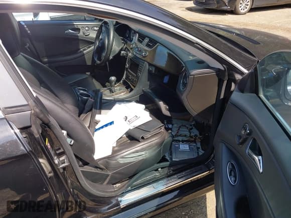 ✅ 2010 Mercedes-Benz CLS 550 • VIN: WDDDJ7CB3AA163800 • Lot: 42887644. Listed on IAAI with Not provided. Free auction sales archive from the USA and detailed vehicle history report at DreamBid. Image 5.