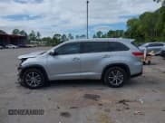 ✅ 2018 Toyota Highlander SE • VIN: 5TDJZRFH1JS817410 • Lot: 43616481. Listed on IAAI with 103,733 mi. Free auction sales archive from the USA and detailed vehicle history report at DreamBid. Image 15.