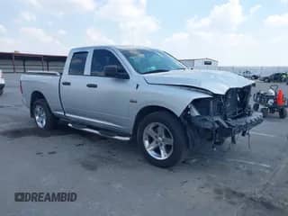 2017 Ram 1500 Express z VIN 1C6RR7FT9HS795600, wystawiony jako IAAI lot #39712645 z przebiegiem 178 059 mil mil oraz . Historia ofert i sprzedaży dostępna na DreamBid. Obrazek 1.