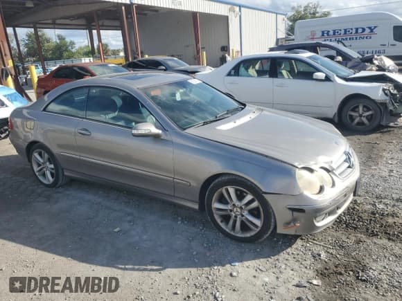 ✅ 2006 Mercedes-Benz CLK 350 • VIN: WDBTJ56H86F183124 • Lot: 91009705. Wystawiony na Copart z przebiegiem 190 511 mil. Bezpłatny archiwum sprzedaży aukcyjnych z USA i szczegółowy raport historii pojazdu na DreamBid. Zdjęcie 4.