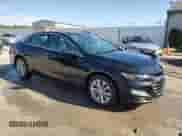 2019 Chevrolet Malibu LT с VIN 1G1ZD5ST6KF164491, выставлен на аукционе Copart как лот 84253035 с пробегом 113 063 миль миль и Списание • Salvage title. История ставок и продаж доступна на DreamBid. Изображение 4.