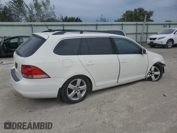 ✅ 2009 Volkswagen Jetta SE • VIN: 3VWTM71KX9M300100 • Lot: 86178805. Listed on Copart with 223,510 mi. Free auction sales archive from the USA and detailed vehicle history report at DreamBid. Image 3.
