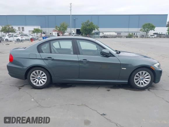 ✅ 2009 BMW 3 Series 328i • VIN: WBAPH53539A434395 • Lot: 42114150. Listed on IAAI with 119,845 mi. Free auction sales archive from the USA and detailed vehicle history report at DreamBid. Image 14.