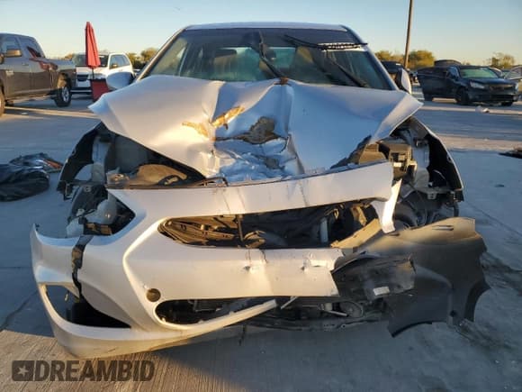 ✅ 2016 Hyundai Accent SE • VIN: KMHCT4AE8GU050116 • Лот: 81826084. Опубликован ранее на Copart с пробегом Не указан. Бесплатный доступ к архиву аукционных продаж из США и подробный отчёт об истории автомобиля на DreamBid. Изображение 5.