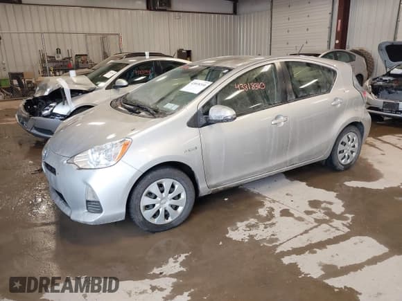 ✅ 2014 Toyota Prius Two • VIN: JTDKDTB37E1570181 • Lot: 43818310. Listed on IAAI with 155,531 mi. Free auction sales archive from the USA and detailed vehicle history report at DreamBid. Image 17.