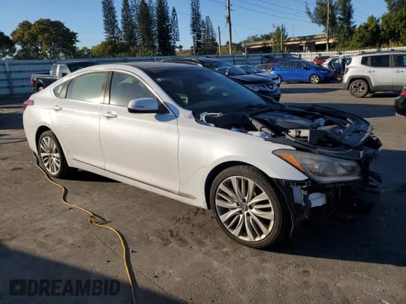 2015 Hyundai Genesis 5.0L z VIN KMHGN4JF2FU020810, wystawiony jako Copart lot #82961764 z przebiegiem 108 621 mil mil oraz Szkoda całkowita • Salvage title. Historia ofert i sprzedaży dostępna na DreamBid. Obrazek 4.