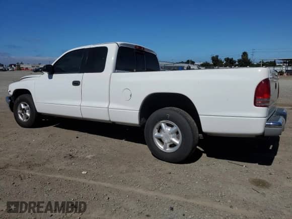 ✅ 2000 Dodge Dakota Sport • VIN: 1B7GL22N5YS544651 • Lot: 84993785. Wystawiony na Copart z przebiegiem 137 008 mil. Bezpłatny archiwum sprzedaży aukcyjnych z USA i szczegółowy raport historii pojazdu na DreamBid. Zdjęcie 2.