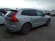 ✅ 2025 Volvo XC60 Core • VIN: YV4M12RJ3S1219969 • Lot: 43742529. Wystawiony na IAAI z przebiegiem 13 776 mil. Bezpłatny archiwum sprzedaży aukcyjnych z USA i szczegółowy raport historii pojazdu na DreamBid. Zdjęcie 4.