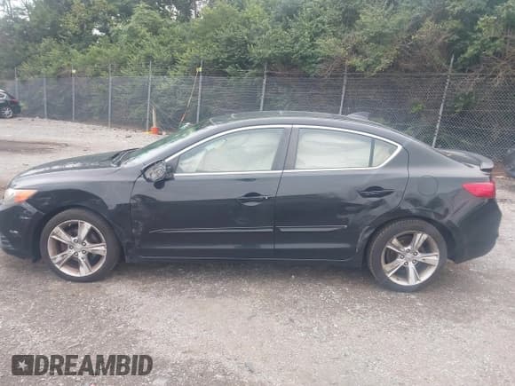 ✅ 2013 Acura ILX Technology • VIN: 19VDE1F70DE004522 • Лот: 43038874. Опубликован ранее на IAAI с пробегом 146 809 миль. Бесплатный доступ к архиву аукционных продаж из США и подробный отчёт об истории автомобиля на DreamBid. Изображение 15.