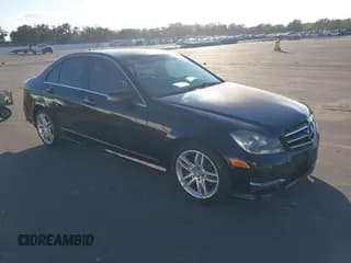 ✅ 2014 Mercedes-Benz C 300 Sport • VIN: WDDGF8AB3EA951666 • Lot: 43859211. Wystawiony na IAAI z przebiegiem 136 355 mil. Bezpłatny archiwum sprzedaży aukcyjnych z USA i szczegółowy raport historii pojazdu na DreamBid. Zdjęcie 1.