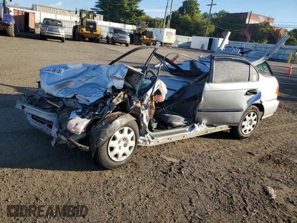 ✅ 1998 Honda Civic DX • VIN: 2HGEJ6625WH535233 • Lot: 84478615. Listed on Copart with 185,587 mi. Free auction sales archive from the USA and detailed vehicle history report at DreamBid. Image 1.