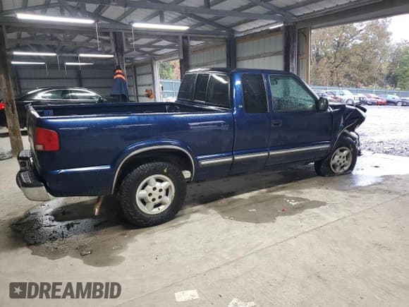 ✅ 2000 Chevrolet S-10 LS • VIN: 1GCDT19W4Y8222219 • Lot: 87462225. Listed on Copart with 81,056 mi. Free auction sales archive from the USA and detailed vehicle history report at DreamBid. Image 3.