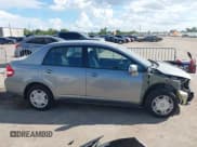 ✅ 2011 Nissan Versa S • VIN: 3N1BC1AP3BL391686 • Lot: 43289885. Wystawiony na IAAI z przebiegiem 131 469 mil. Bezpłatny archiwum sprzedaży aukcyjnych z USA i szczegółowy raport historii pojazdu na DreamBid. Zdjęcie 14.