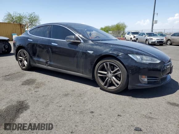 ✅ 2015 Tesla Model S 85D • VIN: 5YJSA1E20FF105704 • Лот: 63595755. Опубликован ранее на Copart с пробегом 97 827 миль. Бесплатный доступ к архиву аукционных продаж из США и подробный отчёт об истории автомобиля на DreamBid. Изображение 4.