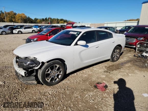 ✅ 2015 Dodge Charger SXT • VIN: 2C3CDXJG3FH875586 • Lot: 90723985. Wystawiony na Copart z przebiegiem 127 862 mil. Bezpłatny archiwum sprzedaży aukcyjnych z USA i szczegółowy raport historii pojazdu na DreamBid. Zdjęcie 1.